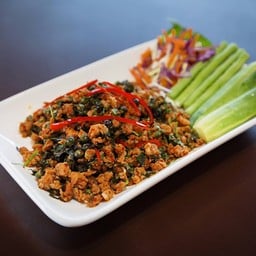 ผัดกระดูกอ่อนใบยี่หร่า