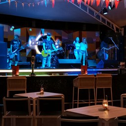 Live music from 20:00