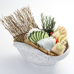 415.AORIIKASASHIMIBigFinReefSquidSashimi