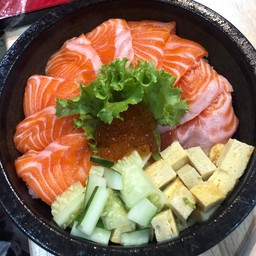 ข้าวแซลมอนด้ง Giant!! 199฿