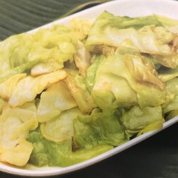 กะหล่ำผัดน้ำปลา 鱼露炒卷心菜