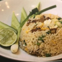 ข้าวผัดปลาสลิด