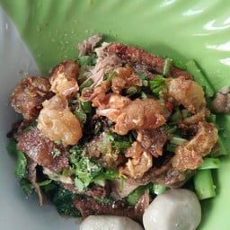 ก๋วยเตี๋ยวลุงหนวด