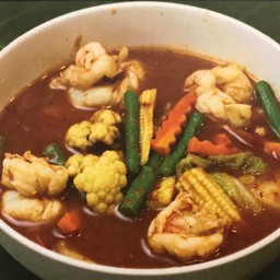 แกงส้มผักรวมกุ้งสด