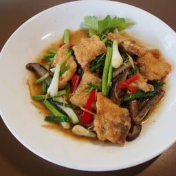 เนื้อปลากระพงผัดขึ้นฉ่าย