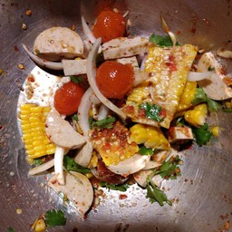 ยำข้าวโพดไก่ยอไข่เค็มแดง