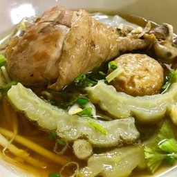 ก๋วยเตี๋ยวไก่ตุ๋น