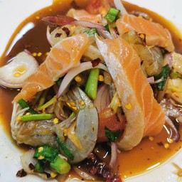 ยำปลาร้าแซ่บ แซลม่อน+กุ้งสด