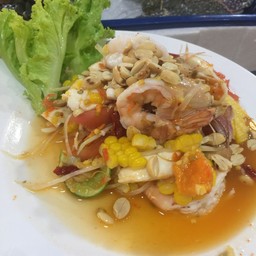 ส้มตำมะละกอข้าวโพดไข่เค็ม+กุ้งลวก