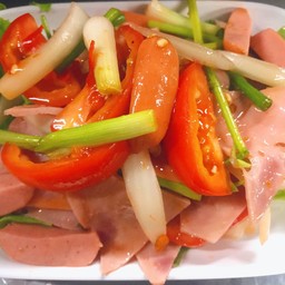 ยำไส้กรอก+แฮม