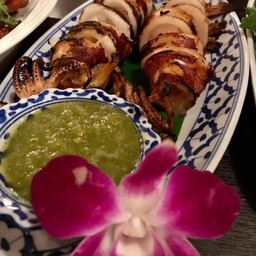 ปลาหมึกย่าง