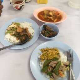 ร้านไพลิน
