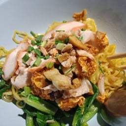 บะหมี่เกี๊ยวปูหมูแดง