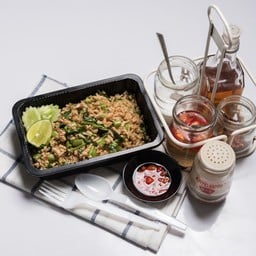 ข้าวผัดผักบุ้งหมูสับ