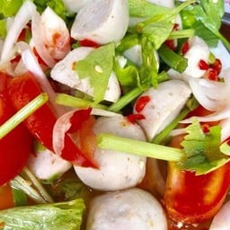 ยำลูกชิ้นปลา