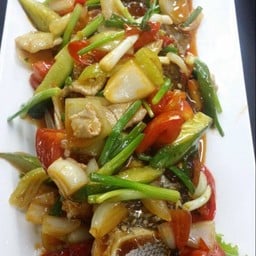 ปลากะพงทอดราดเปรี้ยวหวาน