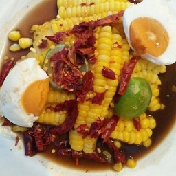 ยำปลาร้าแซ่บ ข้าวโพด+แมงกะพรุน+ไข่แดงเค็ม