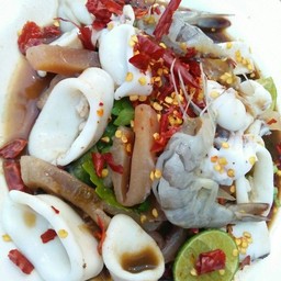 ยำปลาร้าแซ่บนัว กุ้ง+ปลาหมึก+ปลาหมึกกรอบ