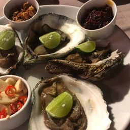 ตัวใหญ่สุดตัวละ 90฿  สดใหม่มาก มาถึงโต้ะ ผิดหวังมากกินไม่ได้ หอยเก่า เนื้อดำไม่ห