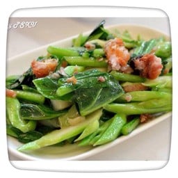 คะน้าผัดปลาเค็ม