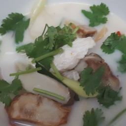 ต้มข่าไก่