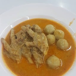 เกาเหลากะทิ ลูกชิ้น ตีนไก่