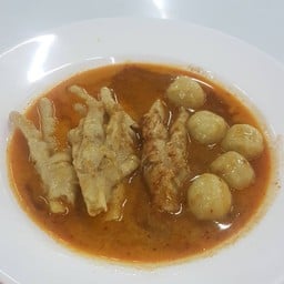 เกาเหลาน้ำยาผสม ลูกชิ้น ตีนไก่