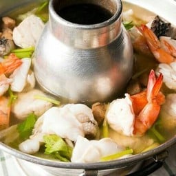 แกงจืดรวมมิตรหม้อไฟ