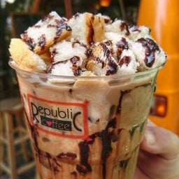 รีพลับบลิค คอฟฟี่ สาขาหน้าโรงพยาบาลสวนดอก