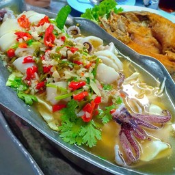 ปลาหมึกนึ่งมะนาว