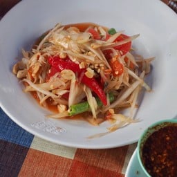 ก๋วยเตี๋ยวเรือ แม่แป๊วผักไห่