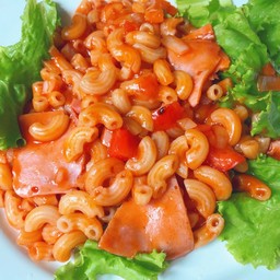 ผัดมักกะโรนีซอส