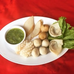 เล่าซา (คลองเตย) ก๋วยเตี๋ยวลูกชิ้นปลา ถนนรามคำแหง