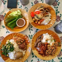 ข้าวแกงสวนสิริ