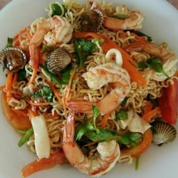 ยำมาม่าทะเล