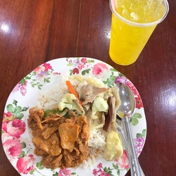 ศูนย์อาหารปั๊มปตท.กุยบุรี