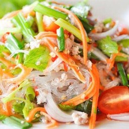 ตัสนีม เนื้อย่างมะพร้าว&ยำรสเด็ด