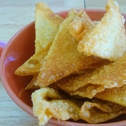 เกี๊ยวไข่ทอดกรอบ