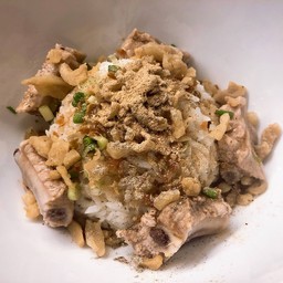 ข้าวต้มแห้งกระดูกหมู