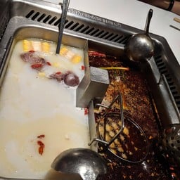 Hai Di Lao Huo Guo 海底捞火锅 Beijingxi road store 北京西路店