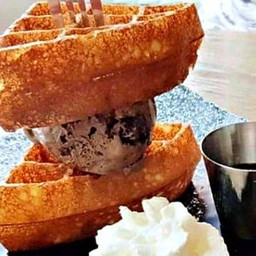วาฟเฟิลไอศครีม (ครึ่งแผ่น) WAFFLE ICREAM (Half)