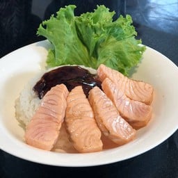 ข้าวแซลมอนย่างเทริยากิ