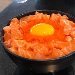 ข้าวหน้าแซลมอนสับ