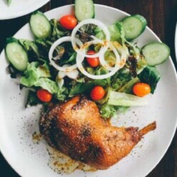 สลัดไก่ย่าง