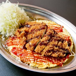 ข้าวแกงกะหรี่ออมเล็ตไก่ชุบแป้งทอด