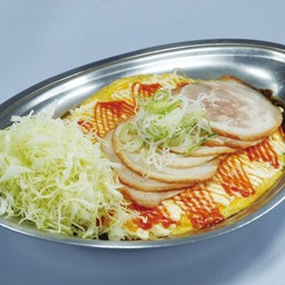 ข้าวแกงกะหรี่ออมเล็ตหมูชาชู