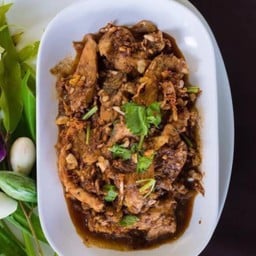 ไก่กระเทียมพริกไทย