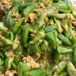 บวบผัดไข่