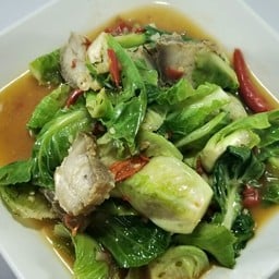 แขนงหมูกรอบ