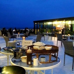 ดินเนอร์กับบรรยากาศดาดฟ้า​ #bluesky Bar​@royalpavilionhuahin